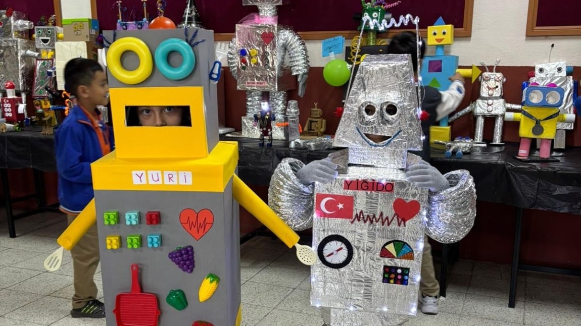 KÜÇÜK MUCİTLER ROBOT SERGİMİZ AÇILDI...